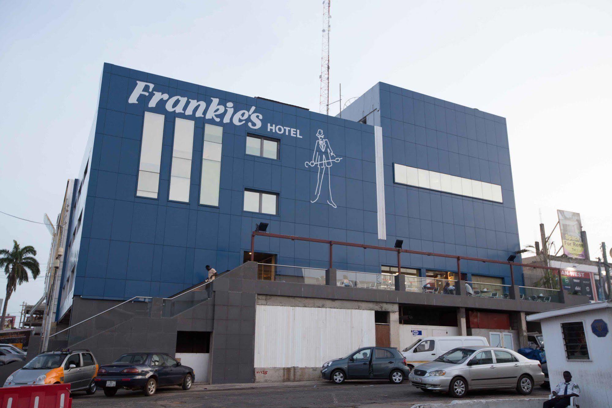 Frankie'S Foods And Rooms Акра Екстериор снимка